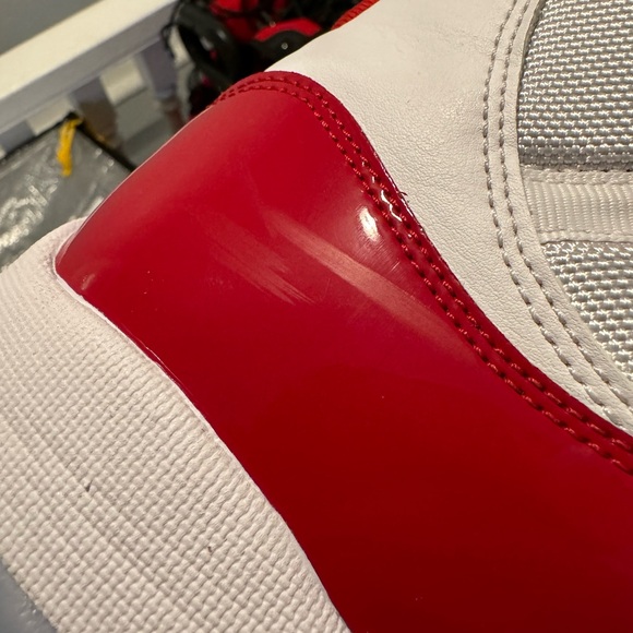 Jordan 11 Cherry - Picture 7 of 9